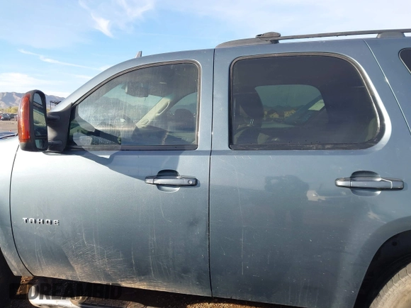 2010 Chevrolet Tahoe LT z VIN 1GNUKBE07AR213502, wystawiony jako IAAI lot #41796949 z przebiegiem 267 196 mil mil oraz . Historia ofert i sprzedaży dostępna na DreamBid. Obrazek 14.