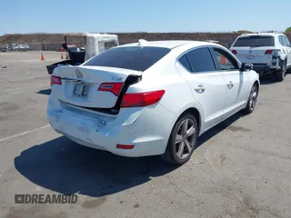 2013 Acura ILX Premium z VIN 19VDE1F54DE010709, wystawiony jako IAAI lot #42433260 z przebiegiem 243 436 mil mil oraz . Historia ofert i sprzedaży dostępna na DreamBid. Obrazek 4.