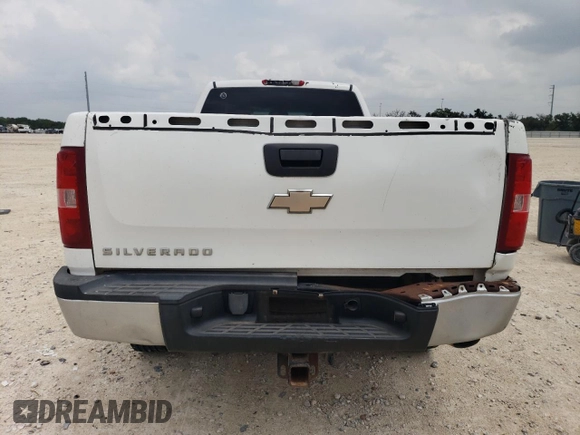 2009 Chevrolet Silverado 1500 with VIN 1GCHC49K29E109971, listed as a Copart auction lot 54607675 with 306,048 mi miles and Clean Title. Bid and sale history available at DreamBid. Image 6.