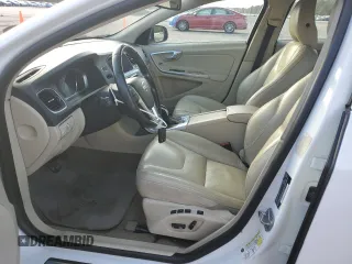 2014 Volvo S60 T5 z VIN YV1612FSXE2277644, wystawiony jako Copart lot #41397985 z przebiegiem 153 945 mil mil oraz Szkoda całkowita • Salvage title. Historia ofert i sprzedaży dostępna na DreamBid. Obrazek 7.