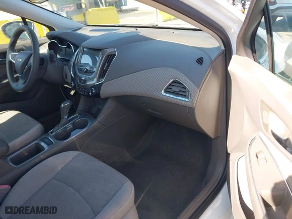 2018 Chevrolet Cruze LT with VIN 1G1BE5SM6J7188113, listed as a IAAI auction lot 42041110 with 60,706 mi miles. Bid and sale history available at carsss.com. Image 5.