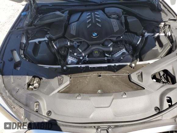 2023 BMW 8 Series M850i z VIN WBAGV8C0XPCK39846, wystawiony jako Copart lot #61173594 z przebiegiem Nie podano mil oraz Szkoda całkowita • Salvage title. Historia ofert i sprzedaży dostępna na DreamBid. Obrazek 12.