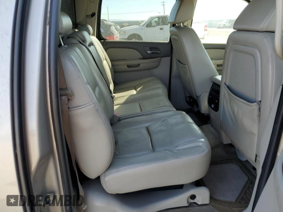 2007 Chevrolet Avalanche LT w/3LT with VIN 3GNEC12087G239440, listed as a Copart auction lot 76039554 with 303,348 mi miles and Clean Title. Bid and sale history available at carsss.com. Image 10.