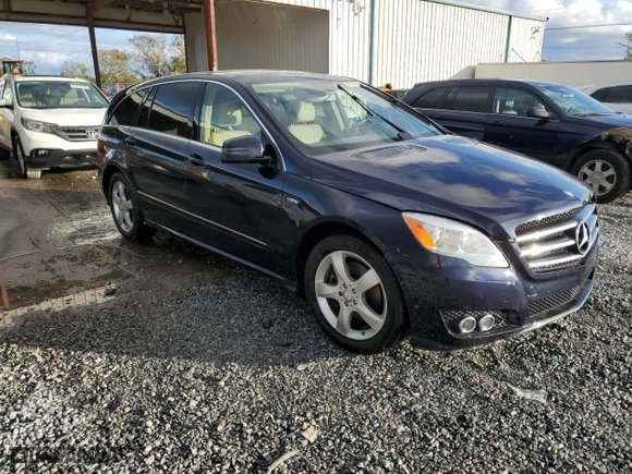 2011 Mercedes-Benz R-Class R 350 BlueTEC with VIN 4JGCB2FEXBA124646, listed as a Copart auction lot 85309204 with 113,545 mi miles and Non Repairable. Bid and sale history available at carsss.com. Image 4.