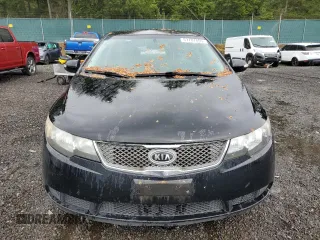 2010 Kia Forte EX z VIN KNAFU4A24A5251210, wystawiony jako Copart lot #57707605 z przebiegiem 165 166 mil mil oraz Czysty tytuł • Clean title. Historia ofert i sprzedaży dostępna na DreamBid. Obrazek 5.