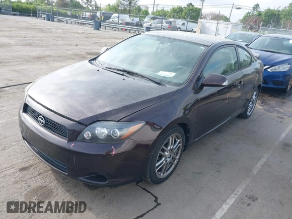 2010 Scion tC z VIN JTKDE3B7XA0303389, wystawiony jako IAAI lot #41962844 z przebiegiem 161 049 mil mil oraz . Historia ofert i sprzedaży dostępna na DreamBid. Obrazek 2.