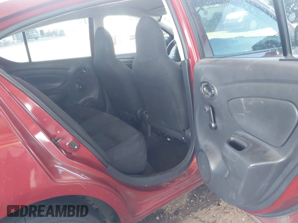 2016 Nissan Versa S z VIN 3N1CN7AP0GL840640, wystawiony jako IAAI lot #41986023 z przebiegiem Nie podano mil oraz . Historia ofert i sprzedaży dostępna na DreamBid. Obrazek 8.