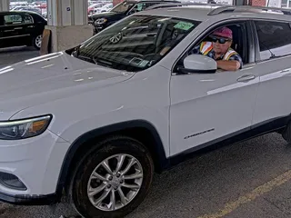 2019 Jeep Cherokee Latitude с VIN 1C4PJMCB6KD354004, выставлен на аукционе IAAI как лот 42854246 с пробегом 64 595 миль миль и . История ставок и продаж доступна на DreamBid. Изображение 18.