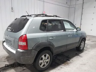 2005 Hyundai Tucson GLS with VIN KM8JN72D55U171093, listed as a IAAI auction lot 41565296 with 200,017 mi miles and . Bid and sale history available at DreamBid. Image 4.
