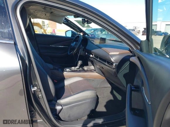 2022 Mazda CX-30 2.5 S Premium Package with VIN 3MVDMBDL9NM447077, listed as a IAAI auction lot 41199286 with NaN miles. Bid and sale history available at carsss.com. Image 5.