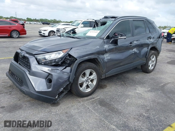 2021 Toyota RAV4 XLE with VIN 2T3W1RFV1MC163810, listed as a IAAI auction lot 41717215 with 46,511 mi miles. Bid and sale history available at carsss.com. Image 2.