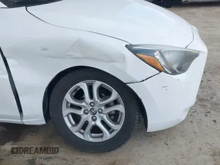 2016 Scion iA with VIN 3MYDLBZV3GY101182, listed as a IAAI auction lot 41788071 with 92,406 mi miles. Bid and sale history available at carsss.com. Image 6.
