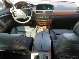 2005 BMW 7 Series 745Li z VIN WBAGN63535DS60710, wystawiony jako Copart lot #58921295 z przebiegiem 94 748 mil mil oraz Szkoda całkowita • Salvage title. Historia ofert i sprzedaży dostępna na DreamBid. Obrazek 8.