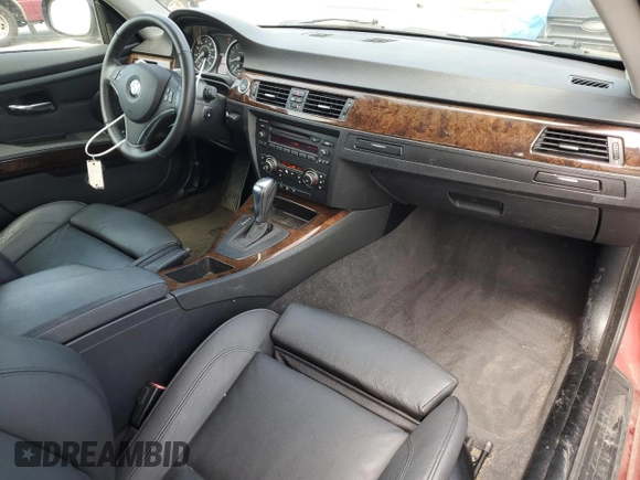 2011 BMW 3 Series 328i xDrive z VIN WBAKF3C55BE442596, wystawiony jako Copart lot #55130345 z przebiegiem 95 848 mil mil oraz Szkody całkowita. Historia ofert i sprzedaży dostępna na DreamBid. Obrazek 8.