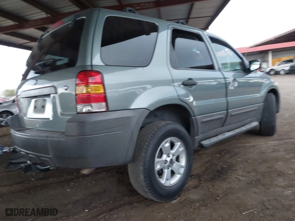 2007 Ford Escape XLT with VIN 1FMYU03107KA93270, listed as a IAAI auction lot 41723011 with 1 mi miles. Bid and sale history available at carsss.com. Image 4.