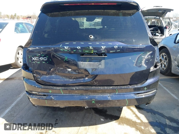 2017 Volvo XC90 Momentum with VIN YV4A22PK9H1112882, listed as a IAAI auction lot 41743977 with 109,665 mi miles. Bid and sale history available at carsss.com. Image 6.