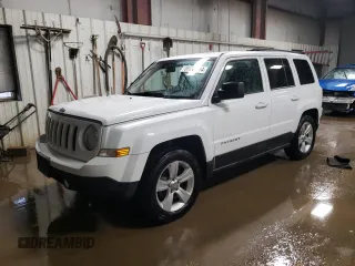 2013 Jeep Patriot Latitude with VIN 1C4NJPFA0DD250364, listed as a Copart auction lot 86316314 with 68,686 mi miles and Salvage Title. Bid and sale history available at carsss.com. Image 1.