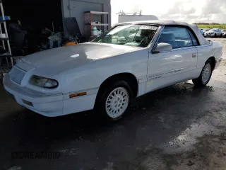 1995 Chrysler LeBaron z VIN 1C3EU4531SF671668, wystawiony jako Copart lot #74679224 z przebiegiem 77 023 mil mil oraz Nie do naprawy. Historia ofert i sprzedaży dostępna na DreamBid. Obrazek 1.