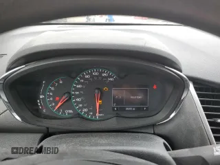 2021 Chevrolet Trax LS z VIN KL7CJKSB5MB327988, wystawiony jako Copart lot #56778645 z przebiegiem 26 312 mil mil oraz Nie do naprawy • Non repairable. Historia ofert i sprzedaży dostępna na DreamBid. Obrazek 9.