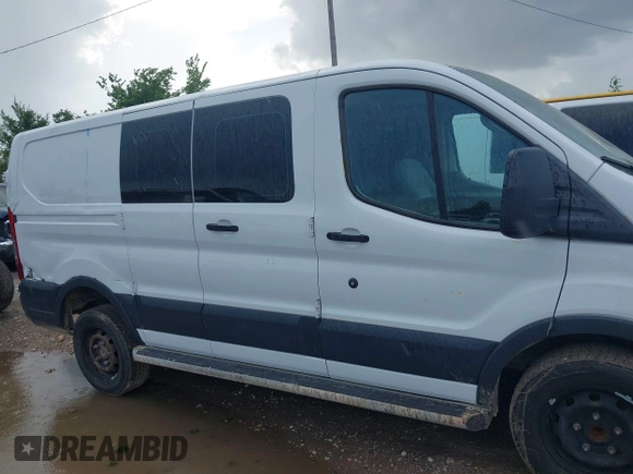 2018 Ford Transit z VIN 1FTYR1ZM6JKA46555, wystawiony jako IAAI lot #42712487 z przebiegiem 212 238 mil mil oraz . Historia ofert i sprzedaży dostępna na DreamBid. Obrazek 13.