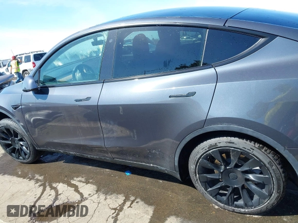 2020 Tesla Model Y Long Range with VIN 5YJYGDEF8LF000658, listed as a IAAI auction lot 41669246 with 44,281 mi miles and . Bid and sale history available at DreamBid. Image 15.