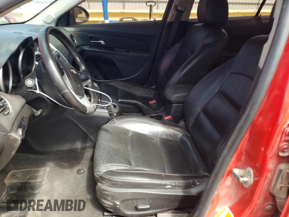 2014 Chevrolet Cruze 2LT z VIN 1G1PE5SB9E7398019, wystawiony jako Copart lot #53132735 z przebiegiem 212 121 mil mil oraz Szkoda całkowita • Salvage title. Historia ofert i sprzedaży dostępna na DreamBid. Obrazek 7.