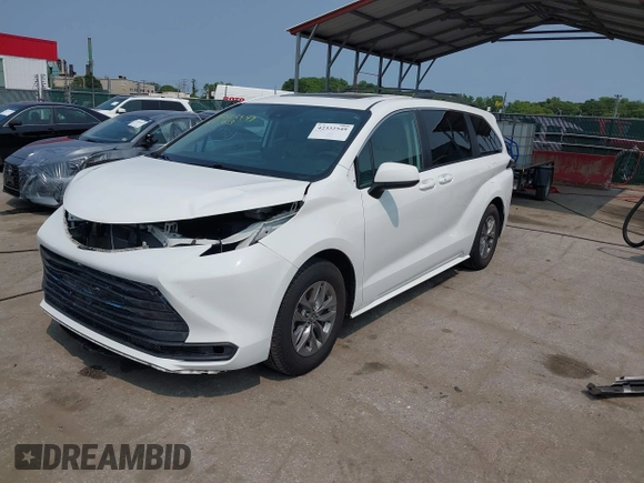 2022 Toyota Sienna LE z VIN 5TDBRKEC0NS087867, wystawiony jako IAAI lot #42332549 z przebiegiem 52 551 mil mil oraz . Historia ofert i sprzedaży dostępna na DreamBid. Obrazek 2.