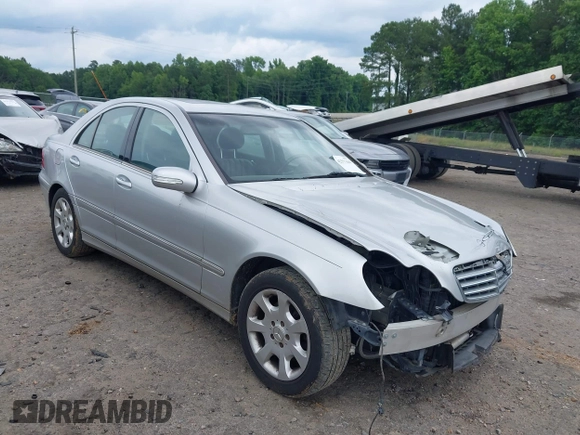 2005 Mercedes-Benz C 320 z VIN WDBRF84J85F567356, wystawiony jako IAAI lot #42377444 z przebiegiem 221 225 mil mil oraz . Historia ofert i sprzedaży dostępna na DreamBid. Obrazek 1.