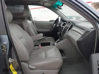 2007 Toyota Highlander with VIN JTEHP21A570190188, listed as a IAAI auction lot 41665640 with 328,585 mi miles. Bid and sale history available at carsss.com. Image 5.