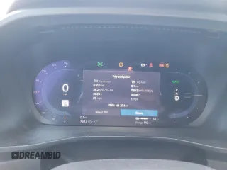 2021 Volvo XC40 z VIN YV4ED3UR6M2451820, wystawiony jako Copart lot #54514045 z przebiegiem 44 274 mil mil oraz Tytuł czysty. Historia ofert i sprzedaży dostępna na DreamBid. Obrazek 9.