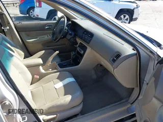 1997 Honda Accord LX z VIN 1HGCD5639VA006625, wystawiony jako IAAI lot #41847843 z przebiegiem 210 800 mil mil oraz . Historia ofert i sprzedaży dostępna na DreamBid. Obrazek 5.