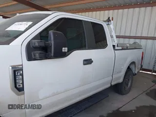 2017 Ford F-250 XLT с VIN 1FT7X2A65HEC33329, выставлен на аукционе IAAI как лот 42350771 с пробегом 153 596 миль миль и . История ставок и продаж доступна на DreamBid. Изображение 14.