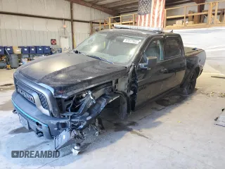 2019 Ram 1500 Big Horn z VIN 1C6RR7LT3KS696945, wystawiony jako Copart lot #87617965 z przebiegiem 106 765 mil mil oraz Szkoda całkowita • Salvage title. Historia ofert i sprzedaży dostępna na DreamBid. Obrazek 1.