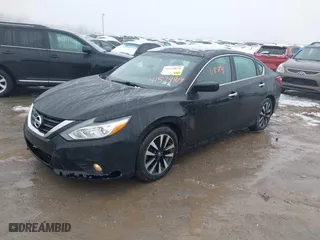 2018 Nissan Altima 2.5 SR with VIN 1N4AL3AP7JC200825, listed as a IAAI auction lot 41574874 with 195,745 mi miles. Bid and sale history available at carsss.com. Image 17.