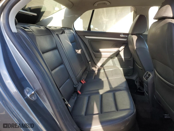 2010 Volkswagen Jetta Sedan Limited with VIN 3VWAZ7AJ6AM131939, listed as a Copart auction lot 43427555 with 92,801 mi miles and Salvage Title. Bid and sale history available at carsss.com. Image 10.