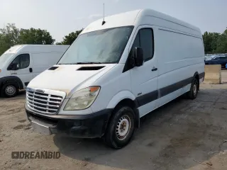 2010 Freightliner Sprinter with VIN WDYPE8CC9A5453031, listed as a Copart auction lot 67981854 with 134,144 mi miles and Clean Title. Bid and sale history available at DreamBid. Image 1.