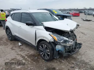 2020 Nissan Kicks SR with VIN 3N1CP5DV1LL556436, listed as a IAAI auction lot 41576013 with 97,953 mi miles. Bid and sale history available at carsss.com. Image 1.