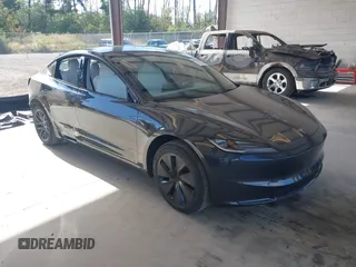 2025 Tesla Model 3 Long Range с VIN 5YJ3E1EA6SF990792, выставлен на аукционе IAAI как лот 42713456 с пробегом 1 038 миль миль и . История ставок и продаж доступна на DreamBid. Изображение 1.
