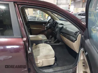 2012 Kia Sorento LX with VIN 5XYKTCA66CG264679, listed as a IAAI auction lot 41742682 with 161,781 mi miles. Bid and sale history available at carsss.com. Image 5.