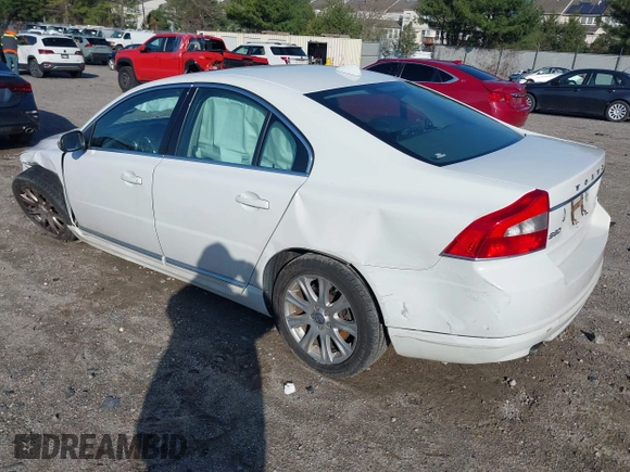 2010 Volvo S80 I6 with VIN YV1960AS0A1127147, listed as a IAAI auction lot 41932324 with 209,194 mi miles. Bid and sale history available at carsss.com. Image 3.