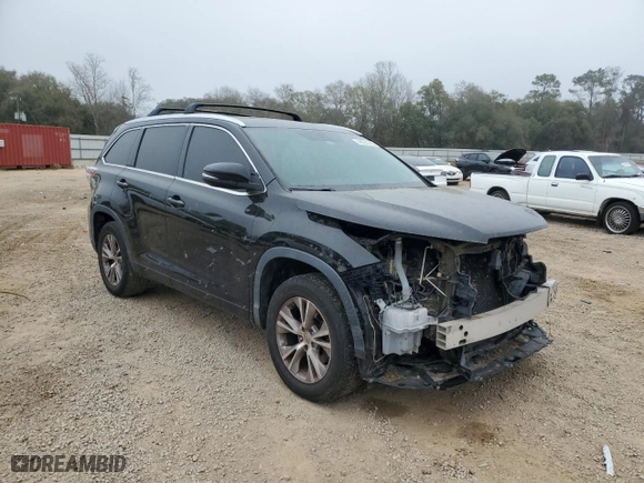 2014 Toyota Highlander XLE with VIN 5TDKKRFH0ES024775, listed as a Copart auction lot 48034365 with 98,104 mi miles and Clean Title. Bid and sale history available at carsss.com. Image 4.