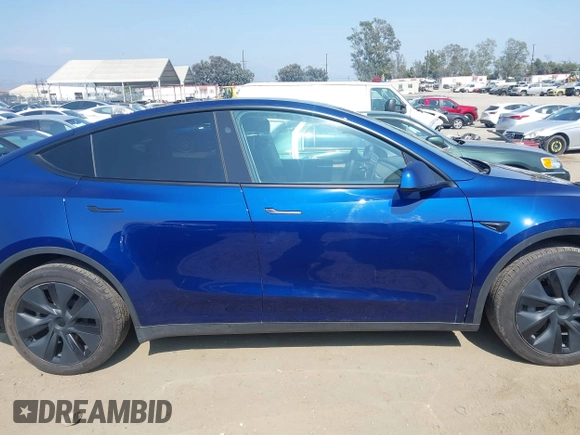 2024 Tesla Model Y с VIN 7SAYGDED2RF119770, выставлен на аукционе IAAI как лот 42462600 с пробегом 6 712 миль миль и . История ставок и продаж доступна на DreamBid. Изображение 13.