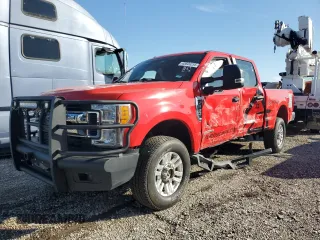 2017 Ford Super Duty F-250 SRW Lariat with VIN 1FT7W2BT5HEF48638, listed as a Copart auction lot 45609295 with 145,510 mi miles and Salvage Title. Bid and sale history available at carsss.com. Image 2.