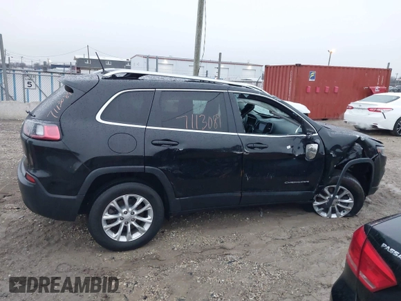2019 Jeep Cherokee Latitude with VIN 1C4PJMCB8KD367868, listed as a IAAI auction lot 41465306 with 84,250 mi miles. Bid and sale history available at carsss.com. Image 13.