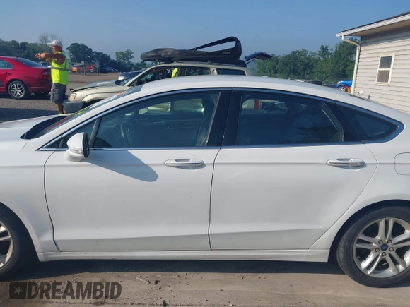 2018 Ford Fusion SE with VIN 3FA6P0HDXJR135927, listed as a IAAI auction lot 42645427 with 107,756 mi miles and . Bid and sale history available at DreamBid. Image 15.