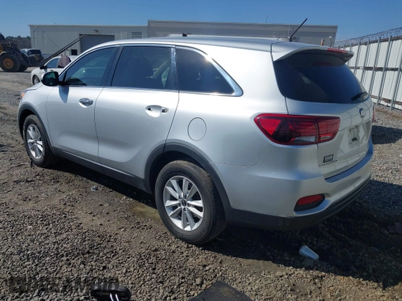 2020 Kia Sorento LX with VIN 5XYPG4A3XLG635252, listed as a IAAI auction lot 41424255 with 94,489 mi miles. Bid and sale history available at carsss.com. Image 3.