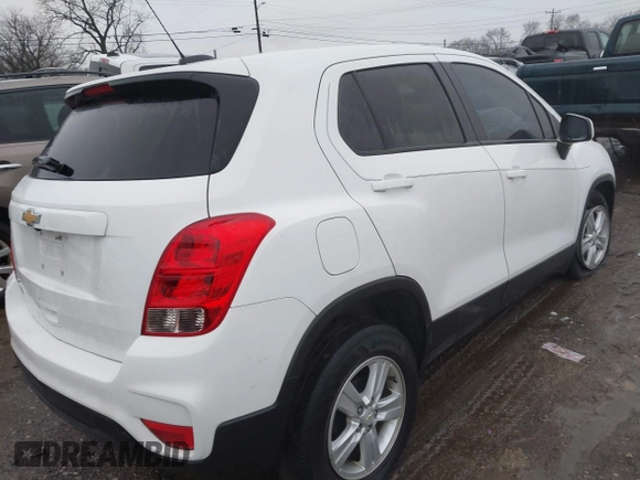 2021 Chevrolet Trax LS with VIN KL7CJKSB1MB310833, listed as a IAAI auction lot 41544231 with 1 mi miles. Bid and sale history available at carsss.com. Image 4.