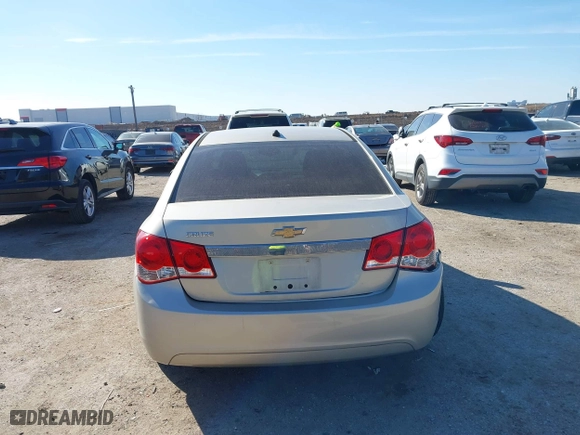 2014 Chevrolet Cruze LS with VIN 1G1PA5SH6E7362014, listed as a IAAI auction lot 41580639 with 124,085 mi miles. Bid and sale history available at carsss.com. Image 16.
