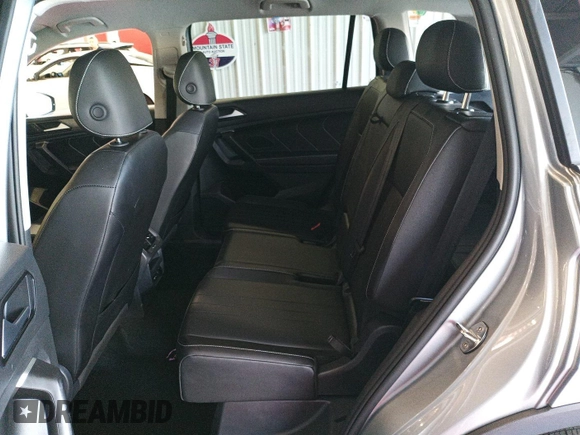 2024 Volkswagen Tiguan SE z VIN 3VV3B7AX7RM105271, wystawiony jako IAAI lot #42752403 z przebiegiem 27 050 mil mil oraz . Historia ofert i sprzedaży dostępna na DreamBid. Obrazek 17.