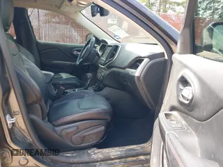 2014 Jeep Cherokee Trailhawk с VIN 1C4PJMBS6EW278648, выставлен на аукционе IAAI как лот 42433381 с пробегом 136 702 миль миль и . История ставок и продаж доступна на DreamBid. Изображение 5.